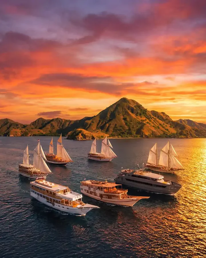The short steep climb on Kelor Island near Labuan Bajo